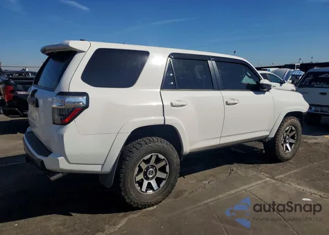 2018 Toyota 4Runner Trd Off-Road z USA, uszkodzony, nr VIN JTEBU5JR8J5598362